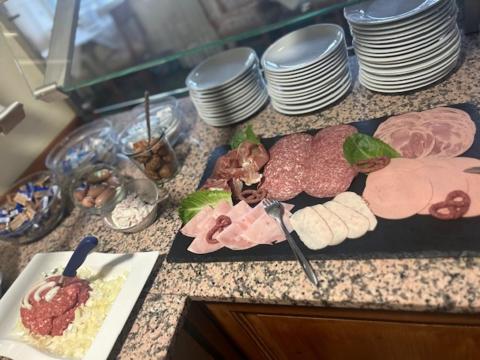 Jídlo v hotelu nebo okolí