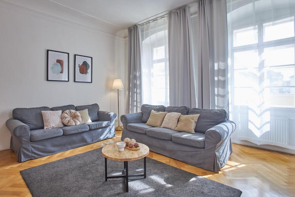 Posezení v ubytování Charles Bridge Suites