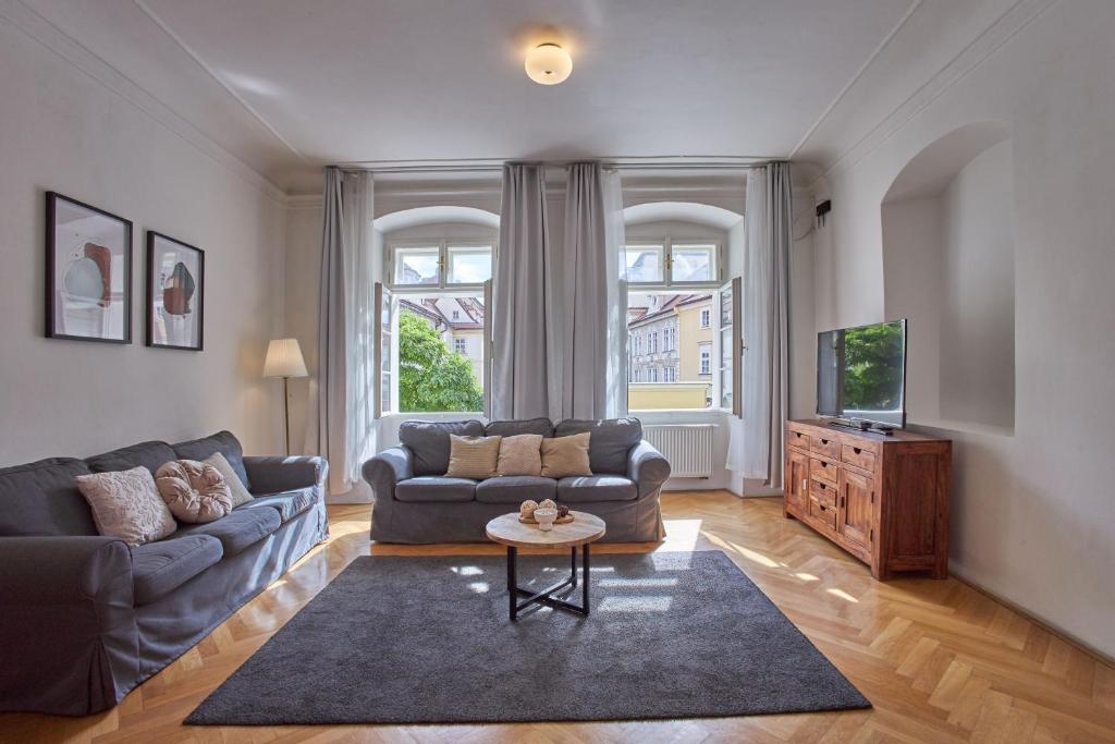 Posezení v ubytování Charles Bridge Suites