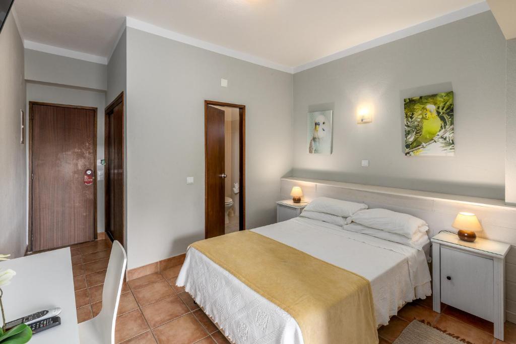 Guest House Oliveira - Standaard Drievoudige Kamer