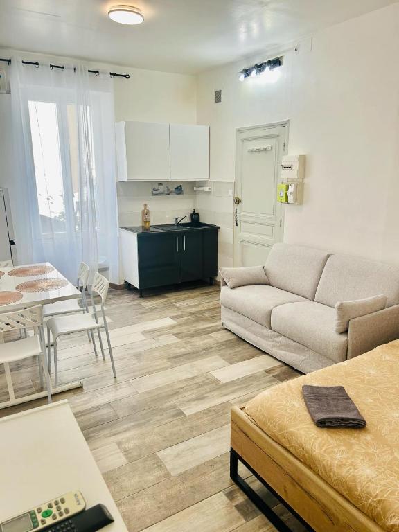 Kuchyňa alebo kuchynka v ubytovaní Studio NESMA près de la mer