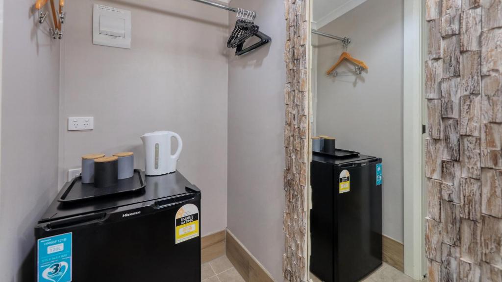Kuchyň nebo kuchyňský kout v ubytování Dubbo Rhino Lodge