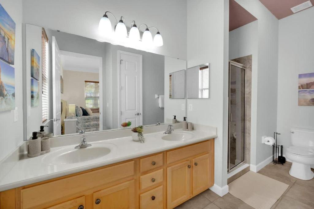 Fotografie z fotogalerie ubytování Enchanting home in perfect location v destinaci Kissimmee