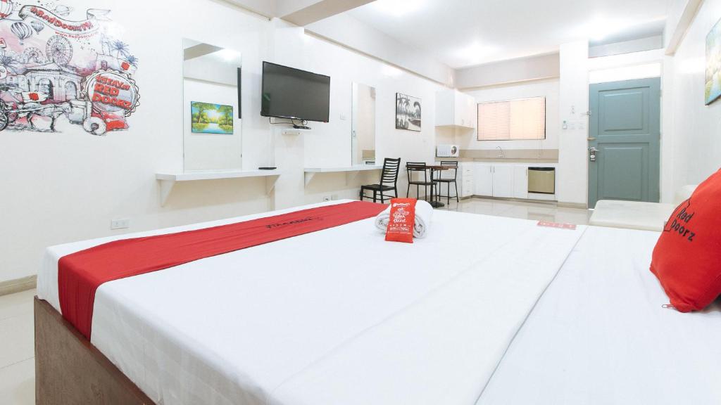 Kuchyň nebo kuchyňský kout v ubytování RedDoorz near Pasay Taft
