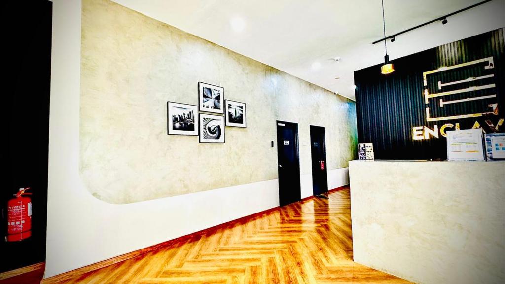 Certifikát, hodnocení, plakát nebo jiný dokument vystavený v ubytování Enclave Business Hotel