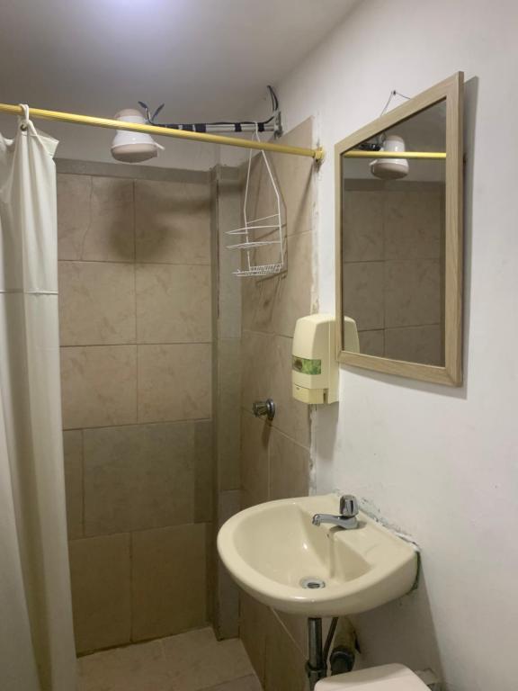 Koupelna v ubytování Veranera Hostal