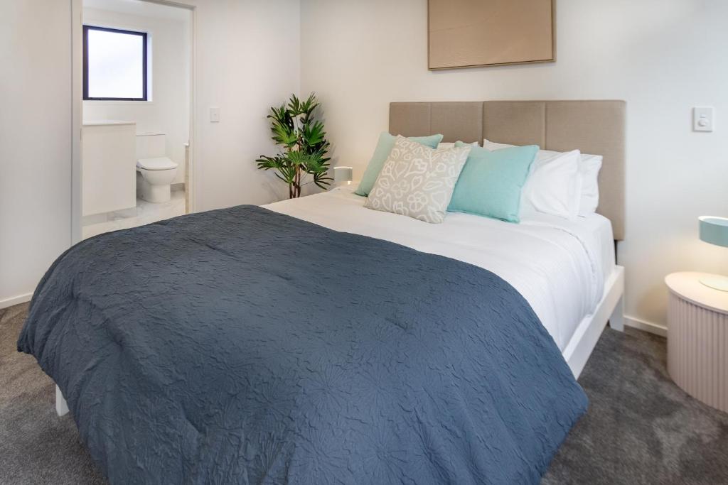 Stylish LUX Homes 4 Bed CBD Walk to Cafes and Latimer - Resim 19