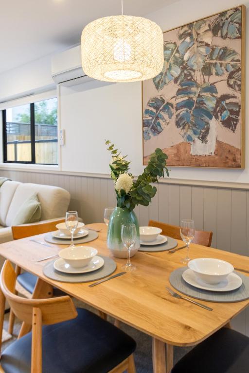 Stylish LUX Homes 4 Bed CBD Walk to Cafes and Latimer - Resim 8