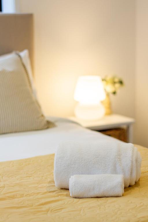 Stylish LUX Homes 4 Bed CBD Walk to Cafes and Latimer - Resim 36