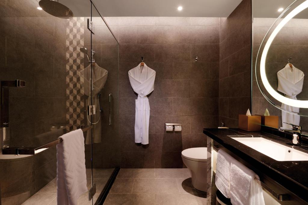 DoubleTree by Hilton Putrajaya Lakeside - Suite King Deluxe