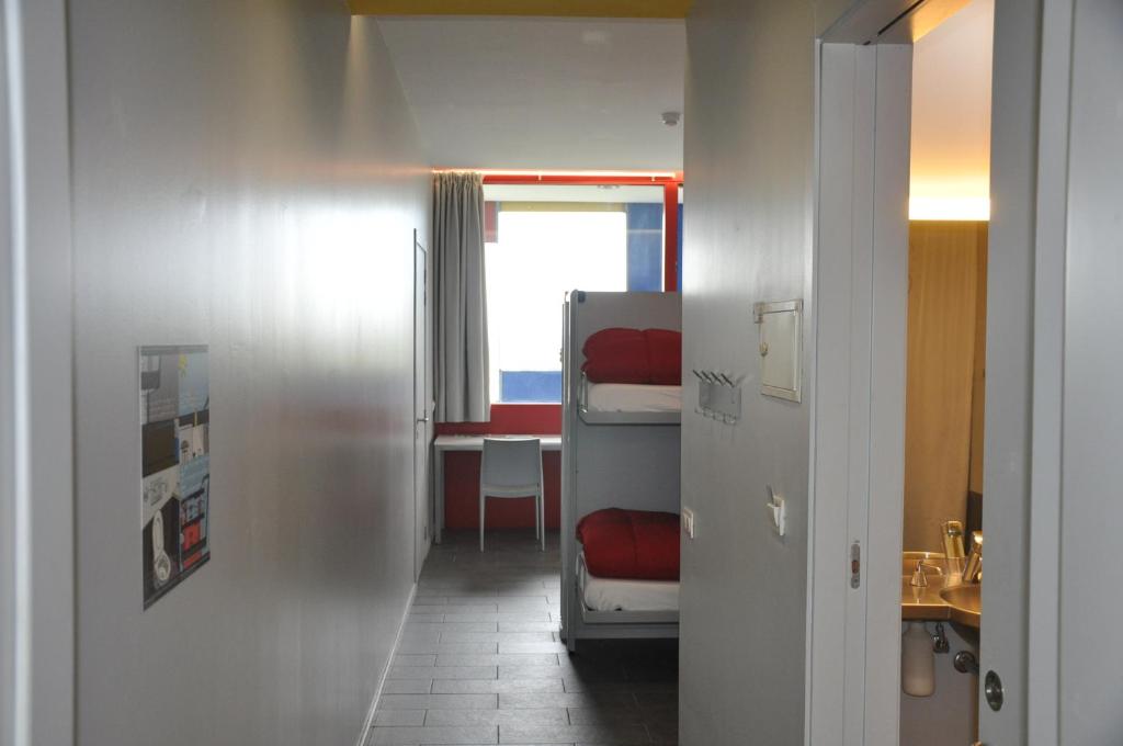Centre Esplai Albergue - Bed In 6-Bed Dormitory Room