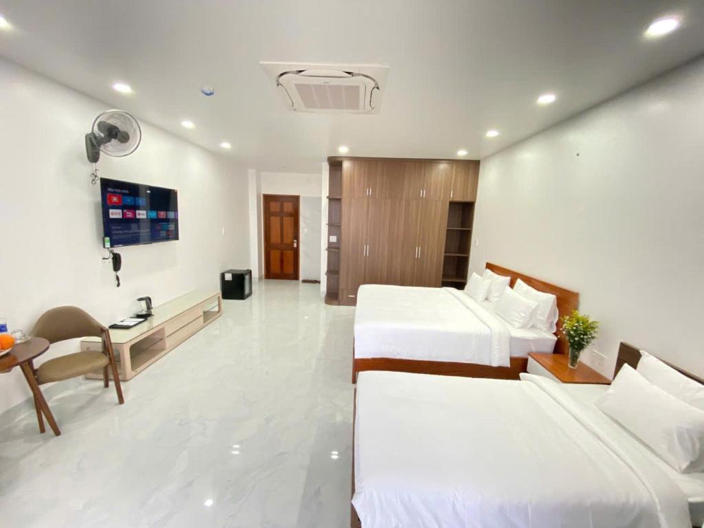 Golden Hotel - Triple Room