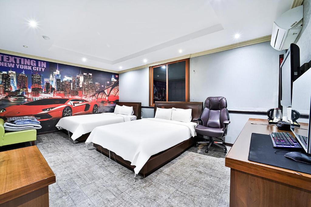TV a/nebo společenská místnost v ubytování Khan Motel