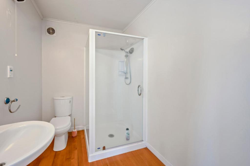 Authentic Kiwi Lodge by the Lake - Resim 16