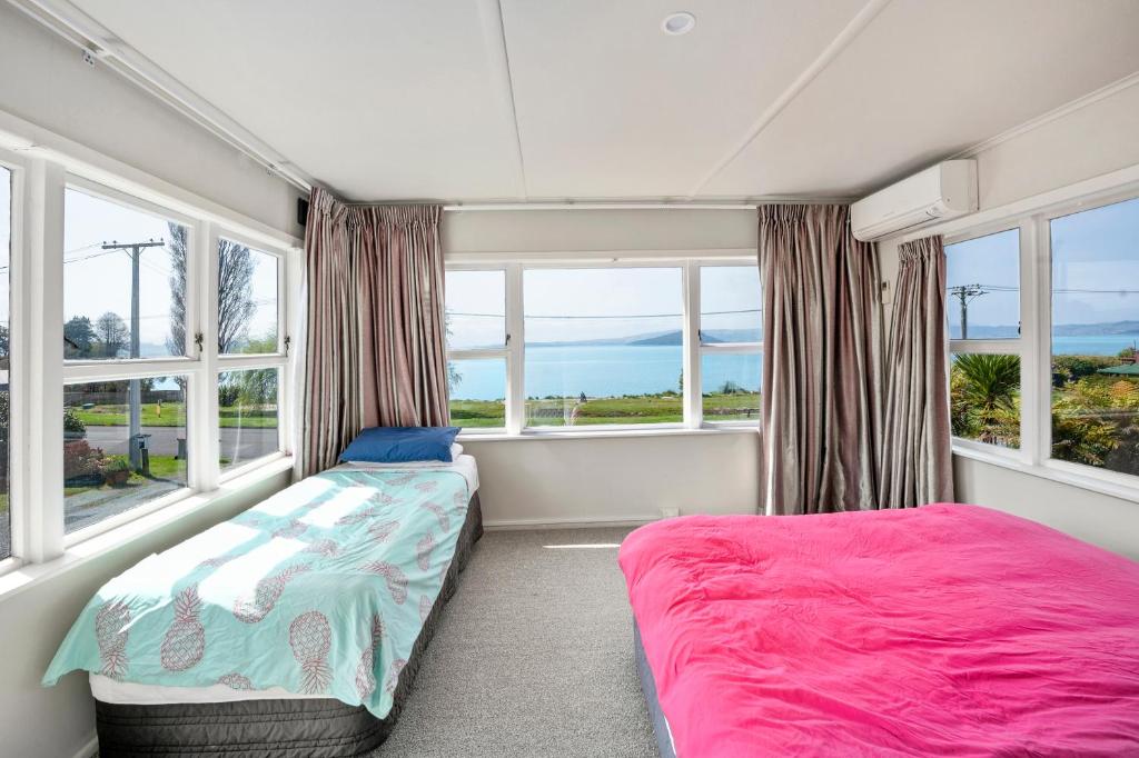 Authentic Kiwi Lodge by the Lake - Resim 2