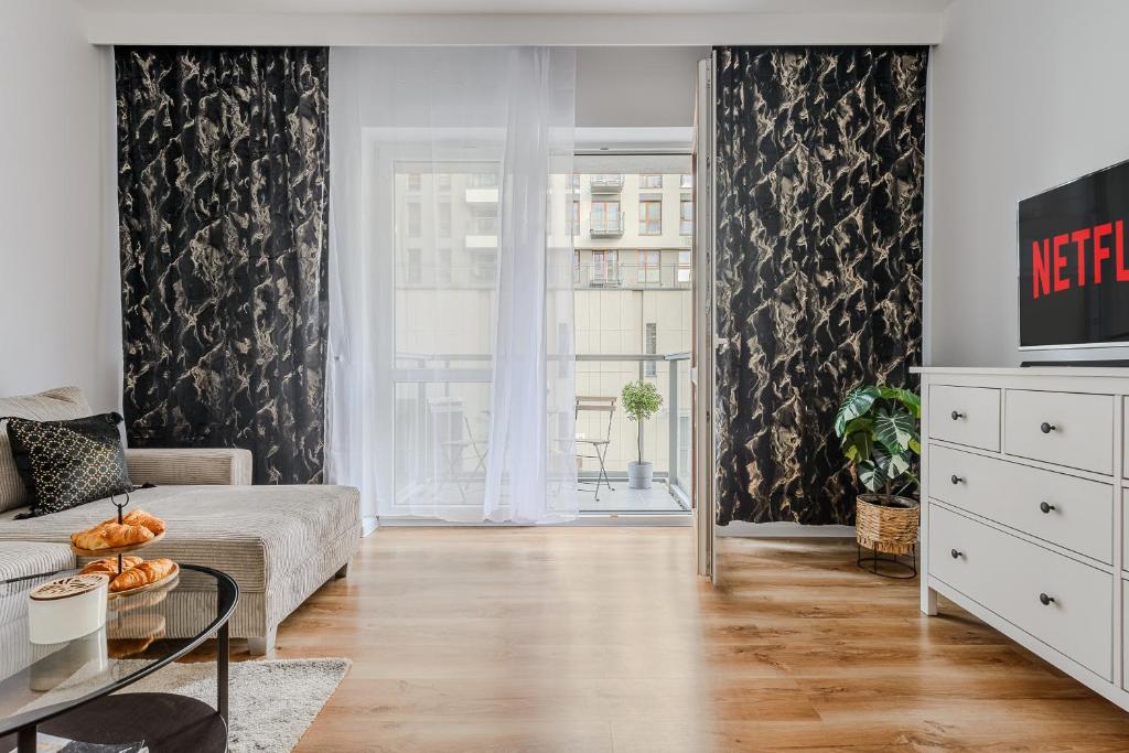 Μια τηλεόραση ή/και κέντρο ψυχαγωγίας στο Lumina stylish apart with parking in City Center