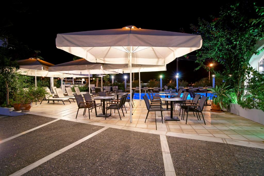 Restaurace v ubytování Kyparissia Beach Hotel