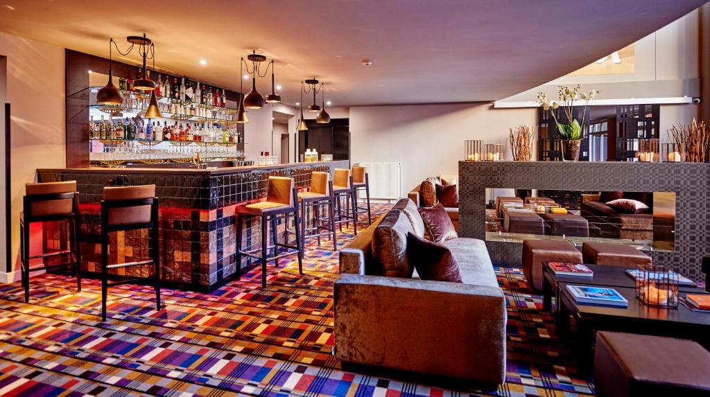Lounge nebo bar v ubytování Hotel The Augustin