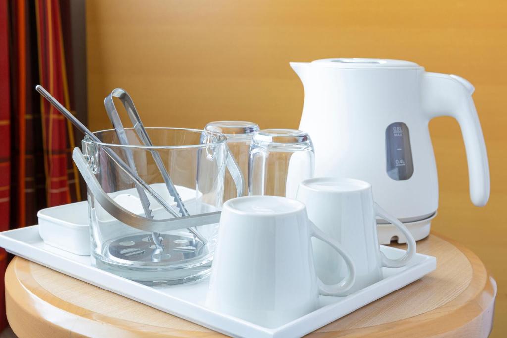 Příslušenství pro přípravu čaje a kávy v ubytování Hotel Keihan Kyobashi Grande
