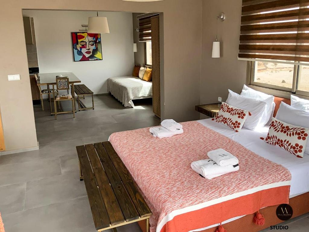 Postel nebo postele na pokoji v ubytování Villa ARGANINA piscine chauffée