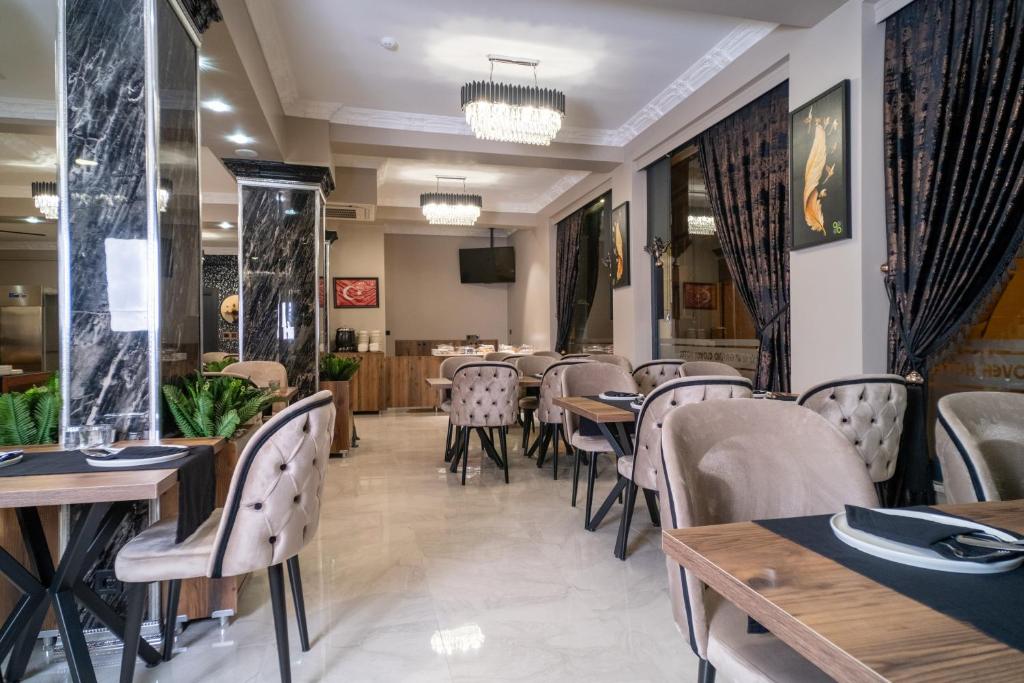 Posezení v ubytování Grand CLOVER Hotel