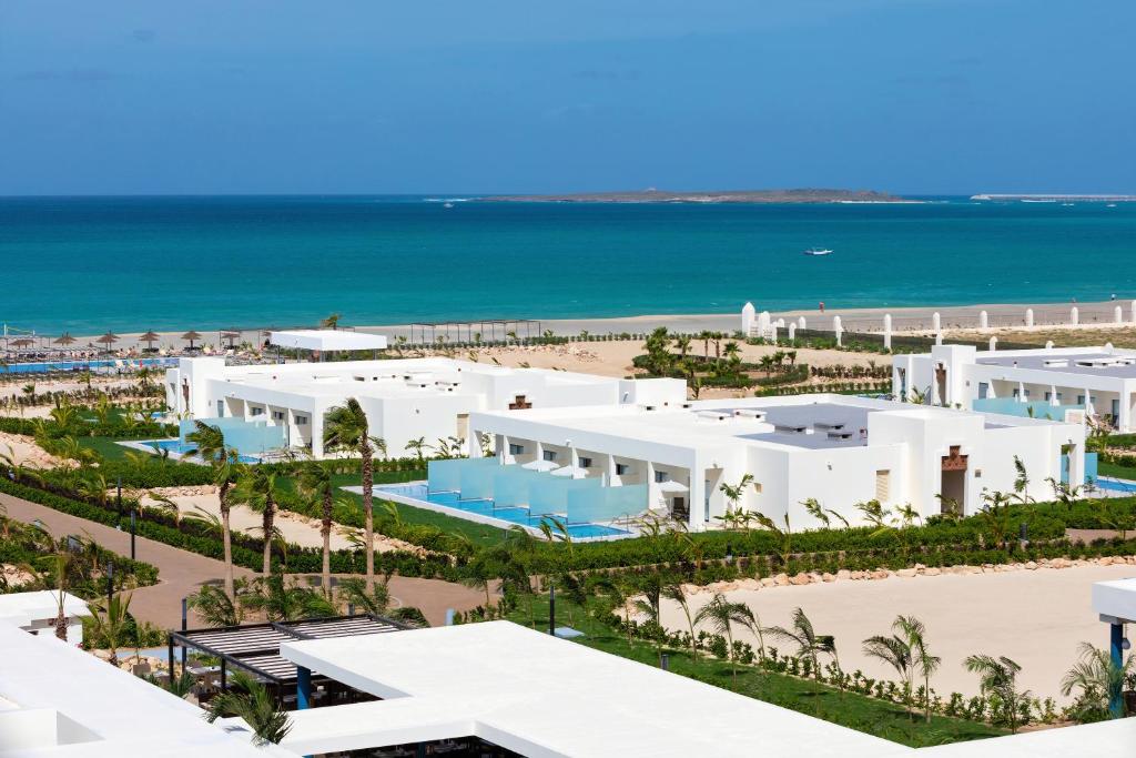 Bazén v ubytování Hotel Riu Palace Boavista - All Inclusive nebo v jeho okolí