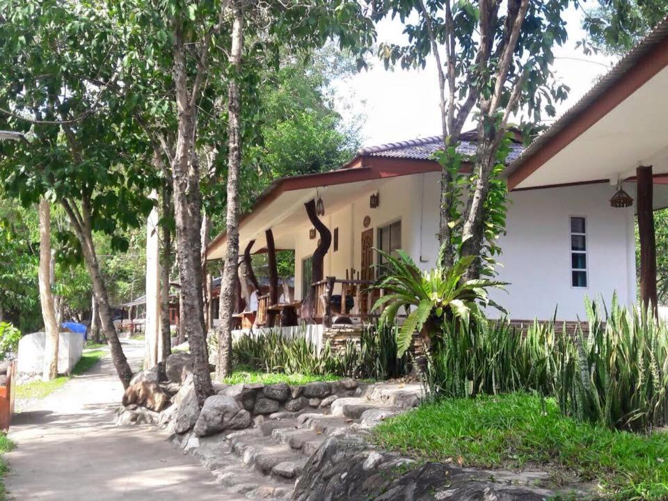 Lunda Orchid Resort - 带私人浴室的三室