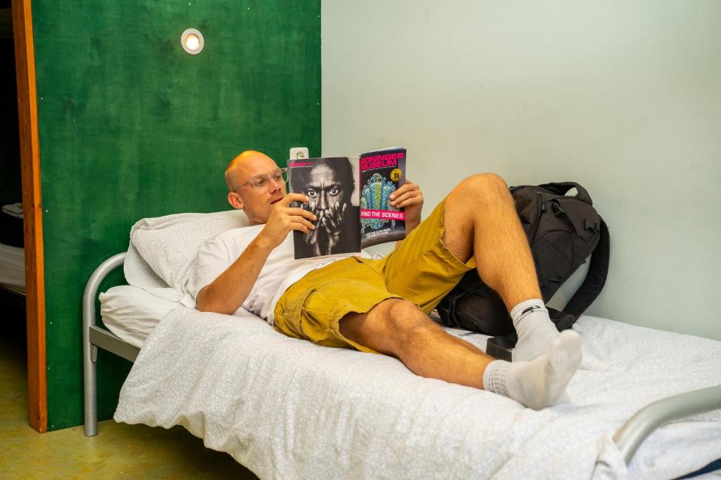 
Single Bed in Mixed Dormitory Room
