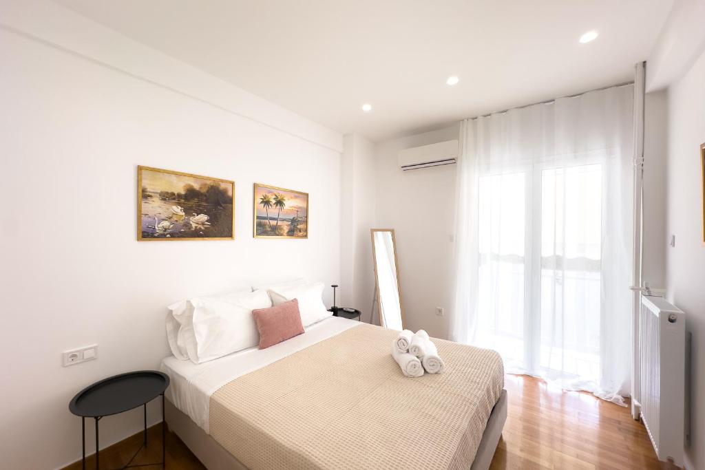 Eclectic Moonstone apartment in Athens