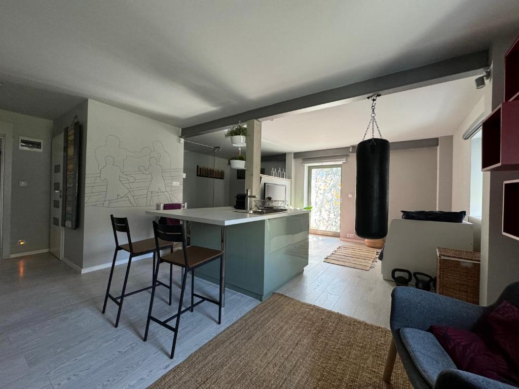 A kitchen or kitchenette at ZiMo Taliándörögdi MoZiHáz