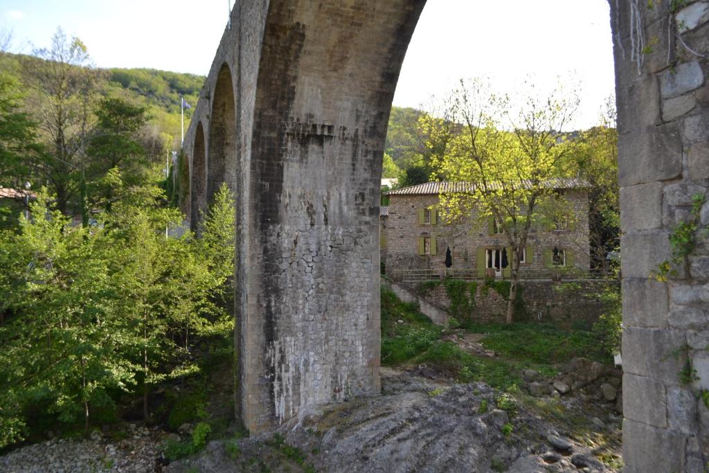 Gallery image of Maison Sous Le Pont in Meyras