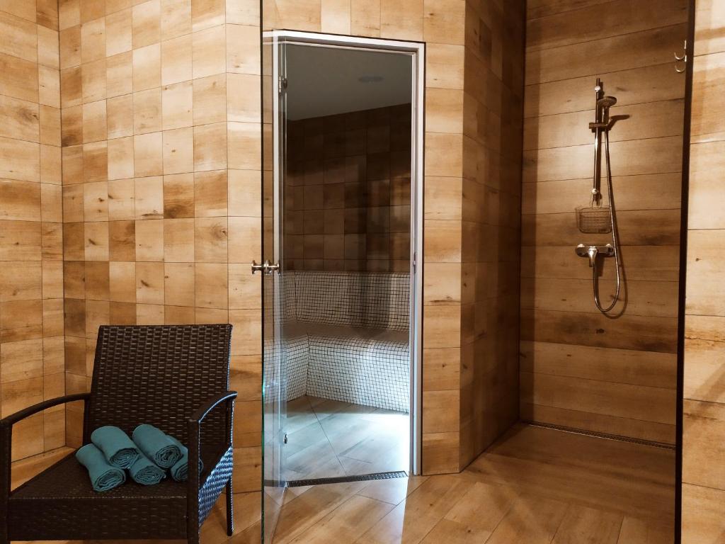 Koupelna v ubytování Chalupy ABJ a Apartmány ve Stodole ABJ Kraličák