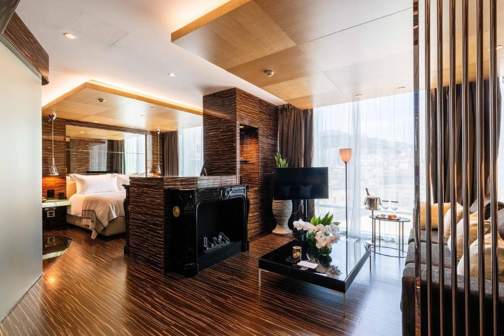 ROMEO Napoli - Resim 5