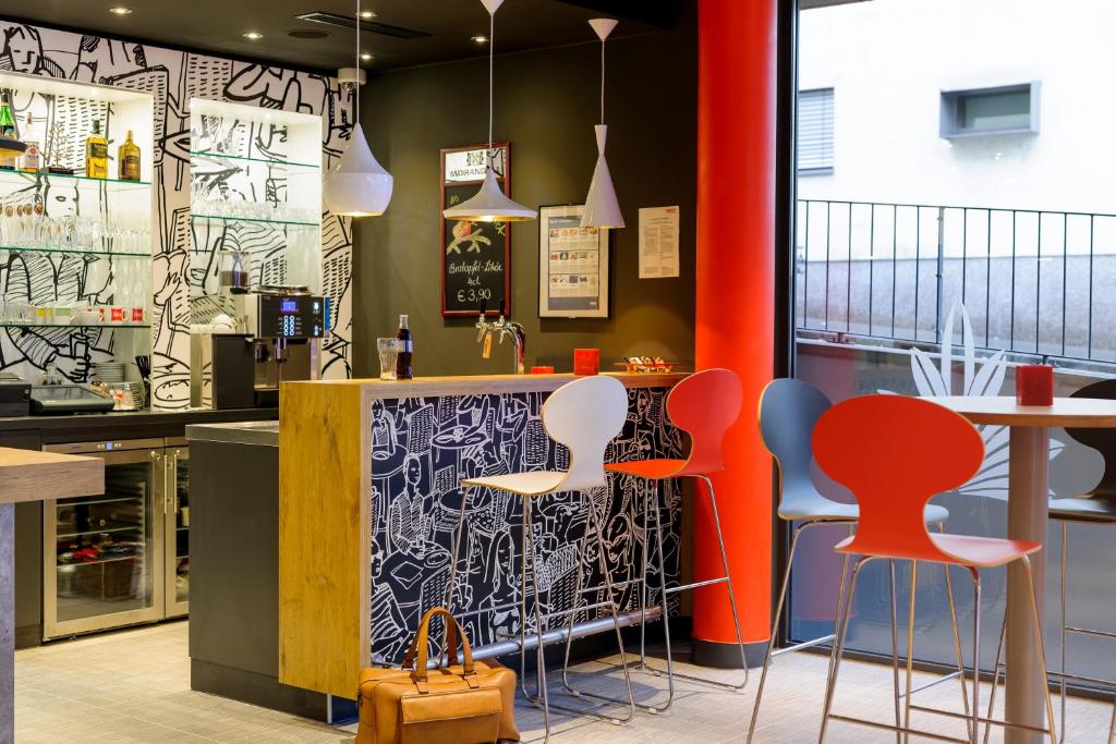 Salon oz. bar v nastanitvi Hotel Ibis Bregenz