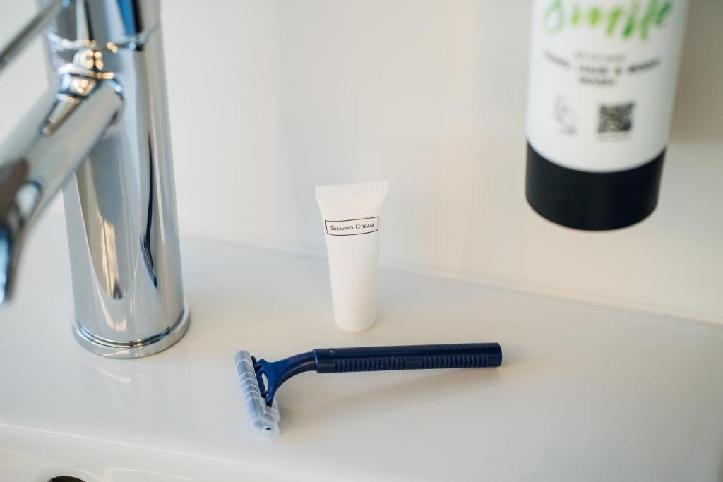 
Single Room with View Overnight ( 6 pm -8 am)
