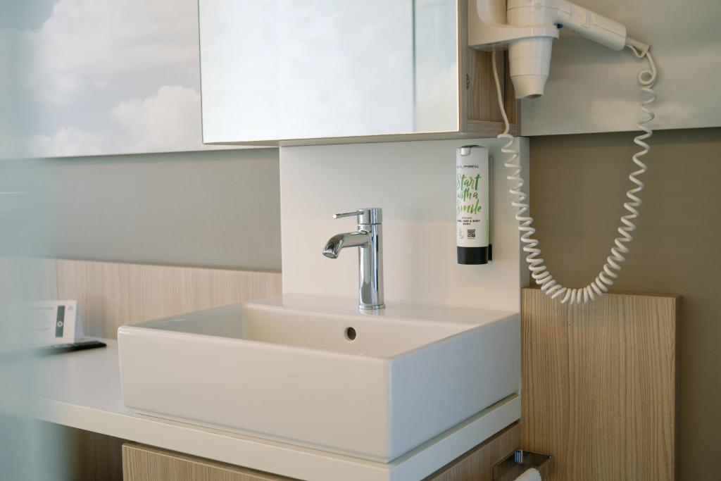 MY CLOUD Transit Hotel - Guests with international flight only! - Resim 20