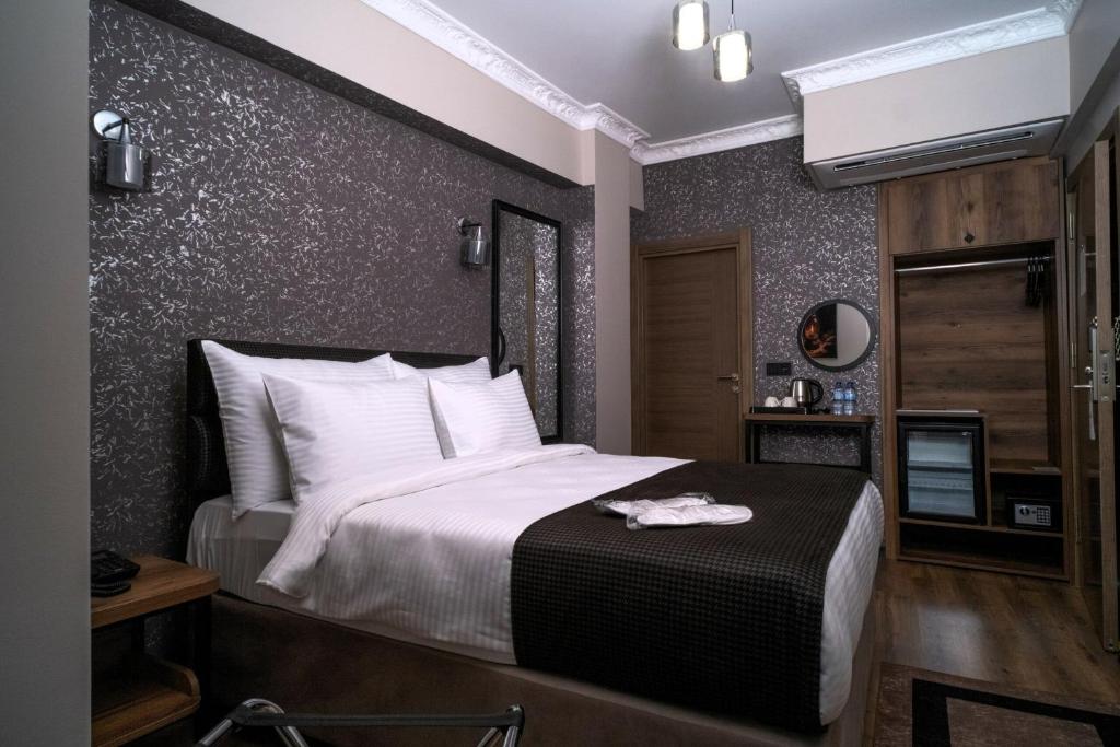 Grand CLOVER Hotel - 9