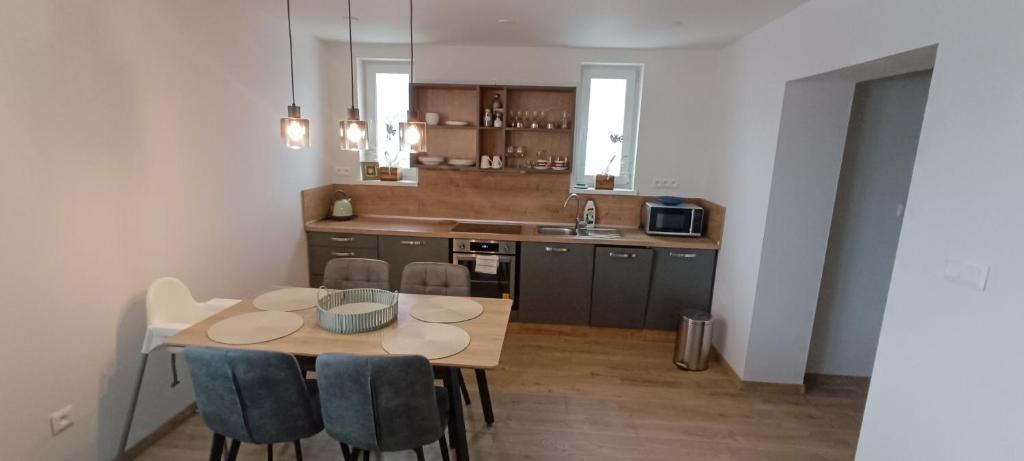 apartmány Sama Chama Prievidza - Appartement Familial 2 Chambres