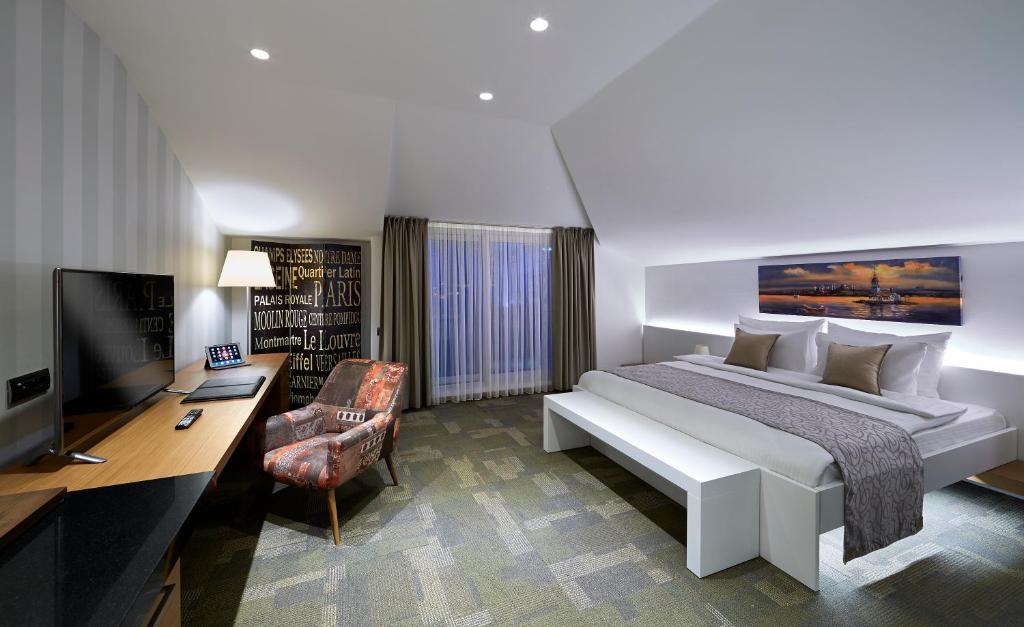 Milport Hotel Levent Istanbul - Suite De Negocios Con Balcón