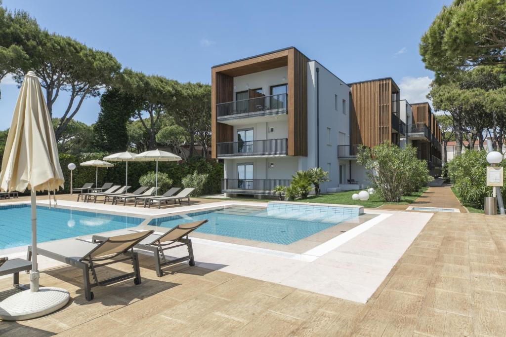 Bazén v ubytování Hotel Gallia & Resort nebo v jeho okolí