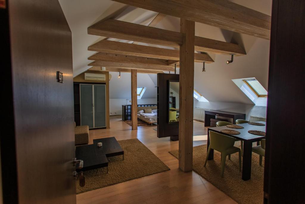 Posedenie v ubytovaní Hotel Villa Nečas Žilina