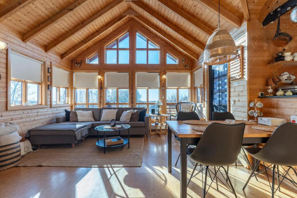 Φωτογραφία από το άλμπουμ του 3BR Cabin in the Middle of Golden Circle στο Σέλφος