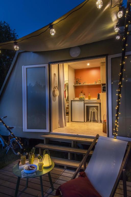 International Glamping Lago Di Bracciano - Tienda Superior De Dos Dormitorios