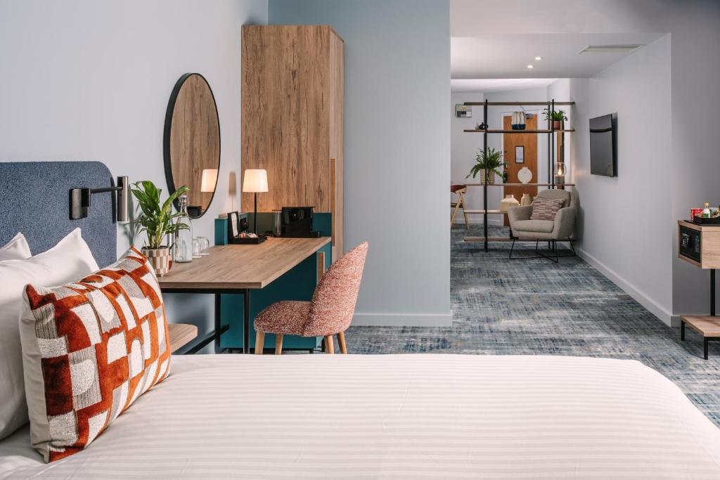 voco Winchester Hotel & Spa, an IHG Hotel - 