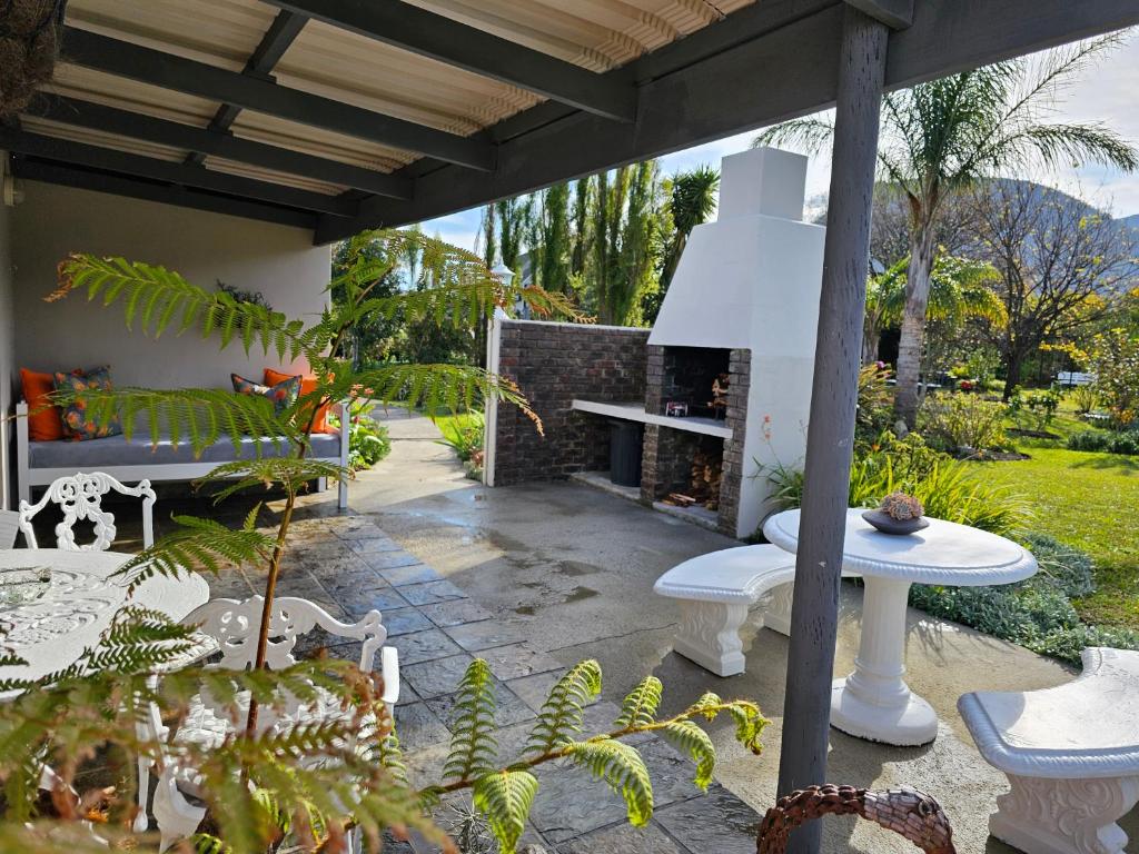 Κήπος έξω από το Tsitsikamma Gardens Cottages Self-catering Cottages