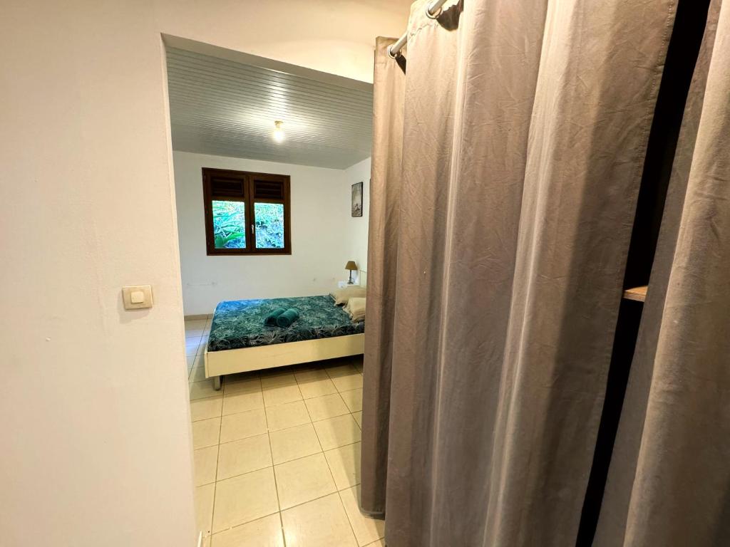Postel nebo postele na pokoji v ubytování Sainte Luce_Villa_Piscine avec vue mer_wifi