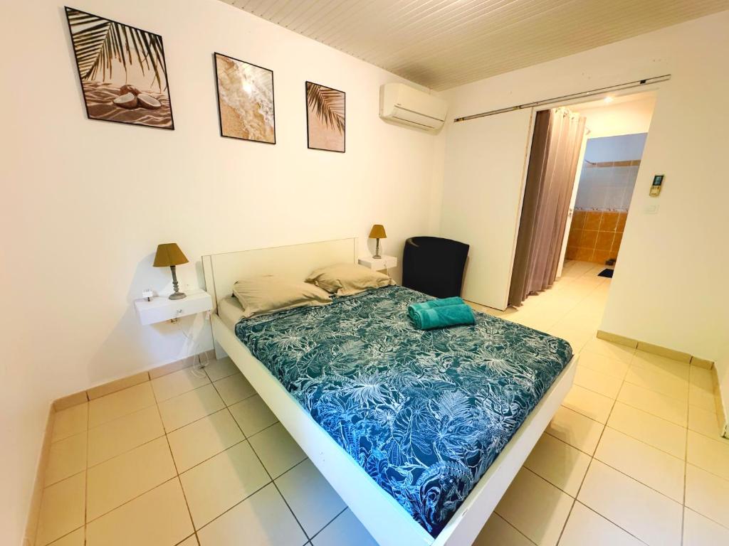 Postel nebo postele na pokoji v ubytování Sainte Luce_Villa_Piscine avec vue mer_wifi