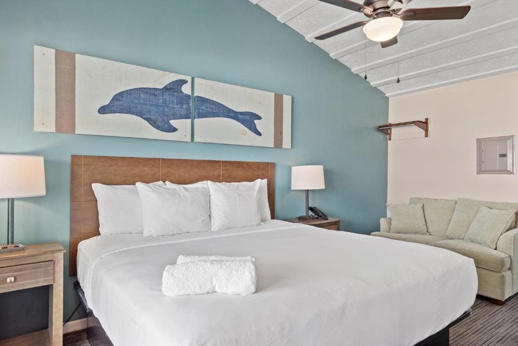 Sandpiper Beacon Beach Resort photo