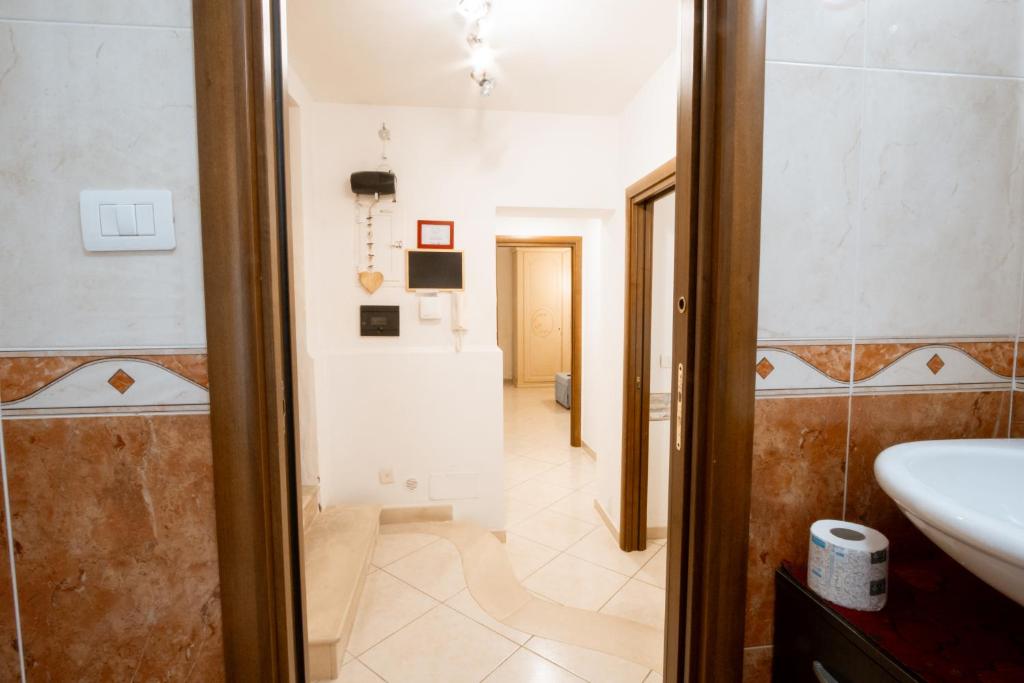 A bathroom at A 31 Passi dal Mare