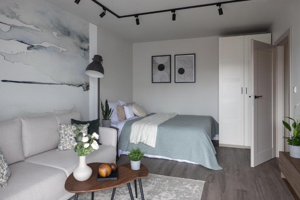 NEW #Madalińskiego57 - city center, new bulding, 2 bedrooms, 2x double beds and a fold-out sofa, separate kitchen, air conditioning, balcony, underground parking, self check in 24h, internet, Netflix, coffee machine, washing machine,1 km to the railway - 2